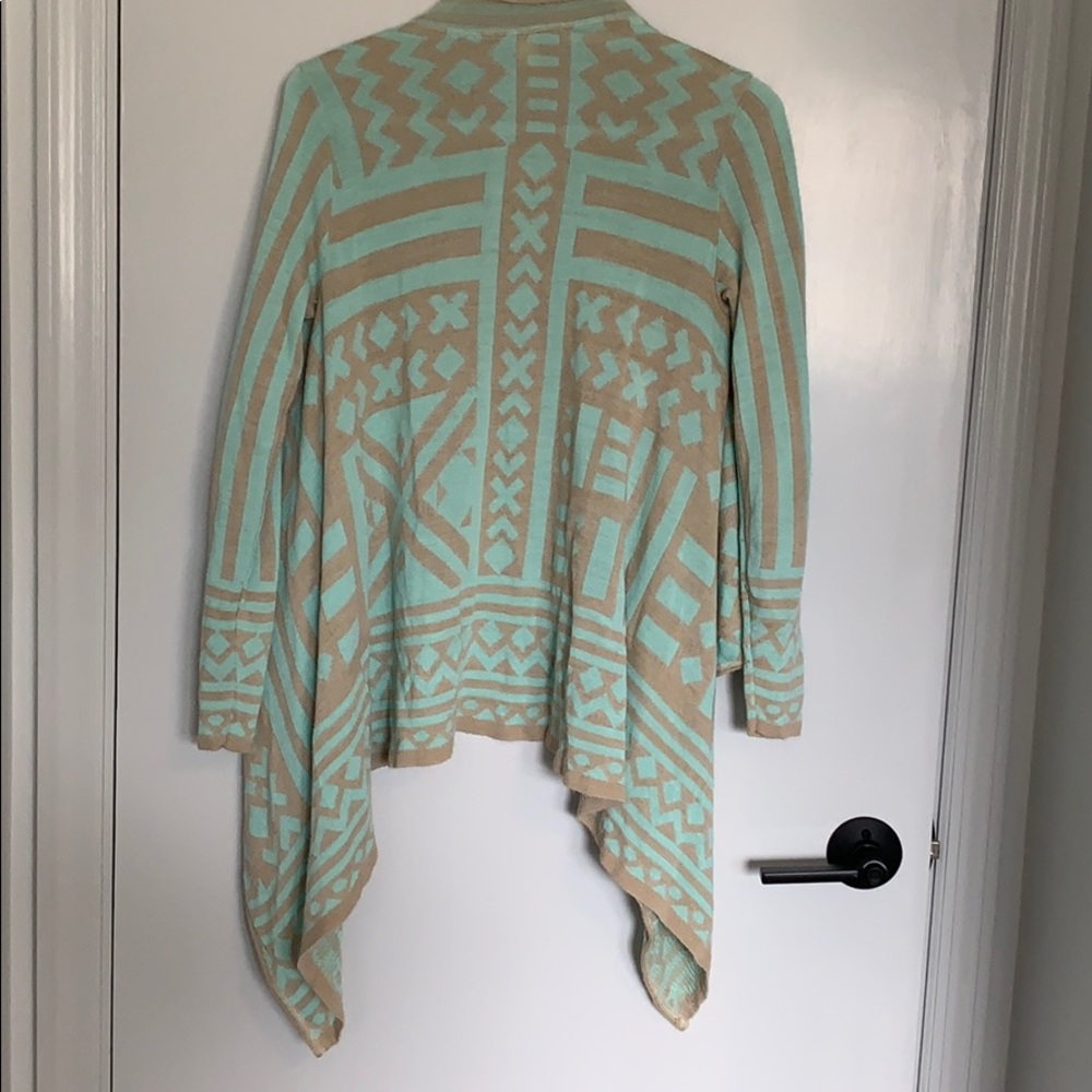 Open sweater - Picture 2 of 2